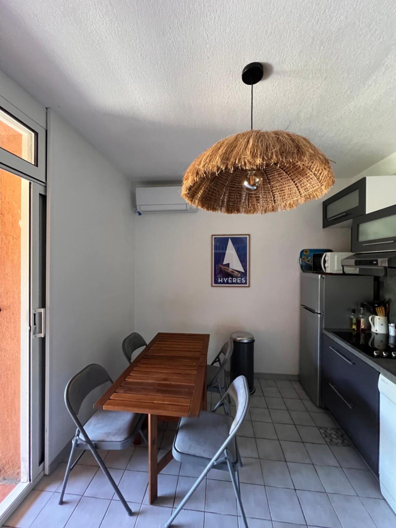 La Bergerie Apartment Hyeres Exterior photo
