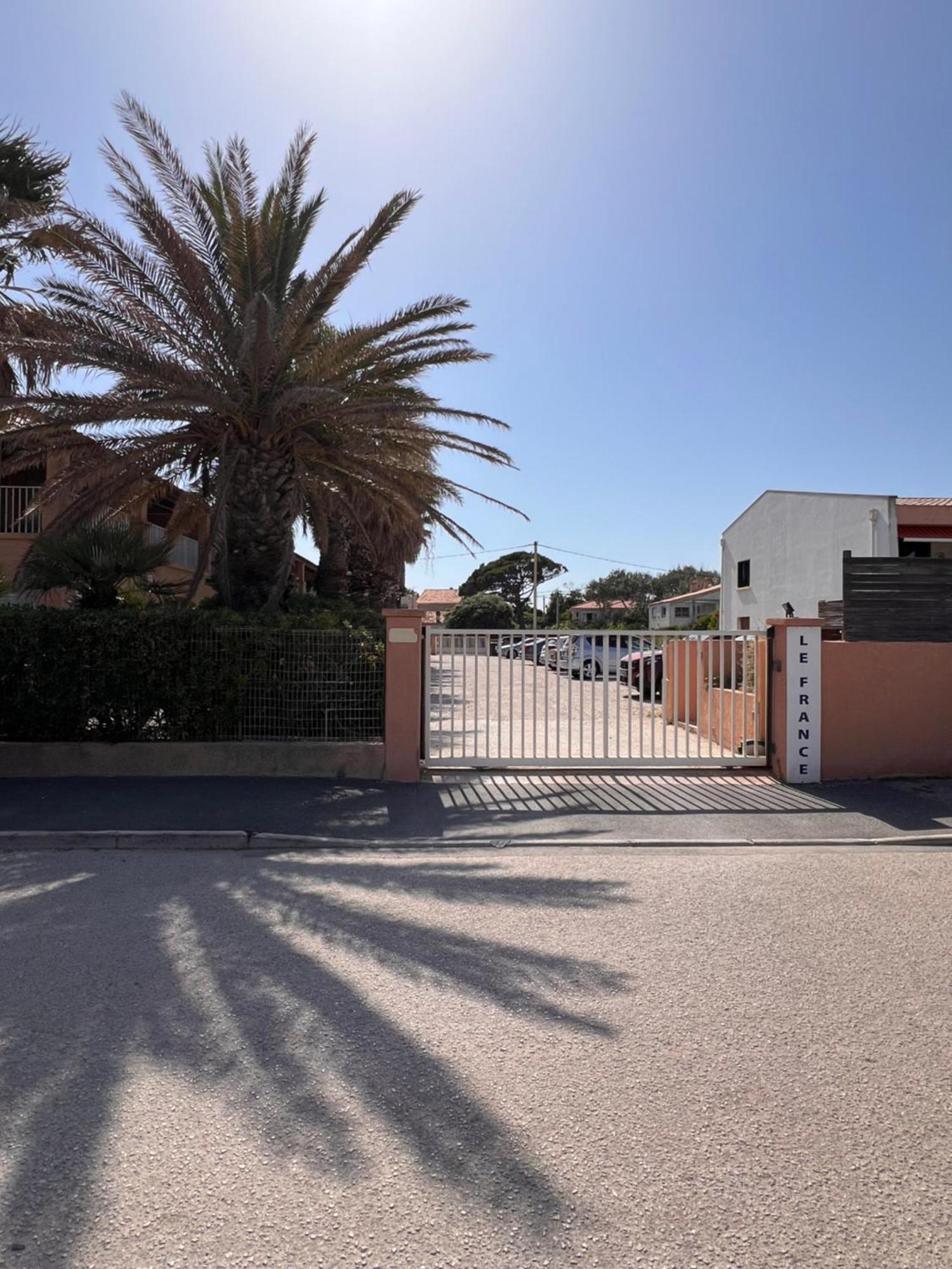 La Bergerie Apartment Hyeres Exterior photo